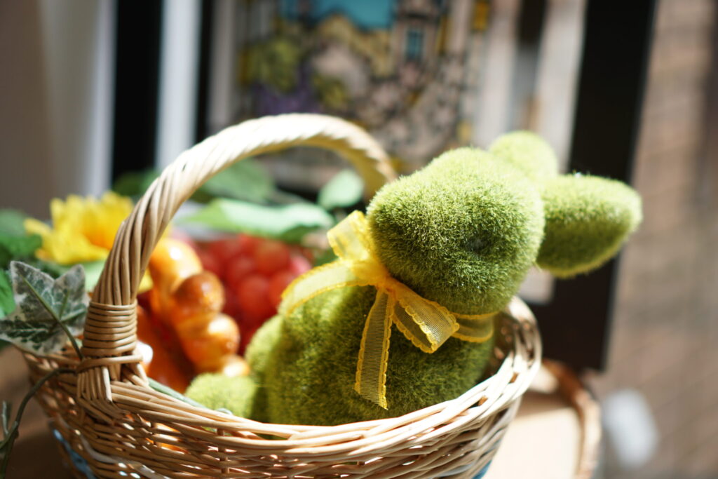 サムネイル 人工芝で作られたうさぎ